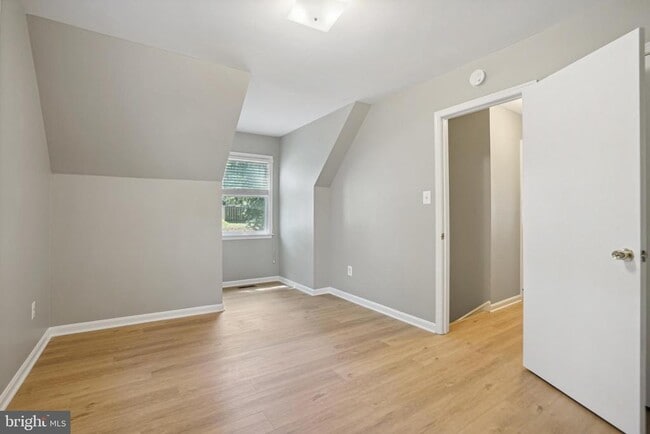 Photo - 2023 Griffith Rd