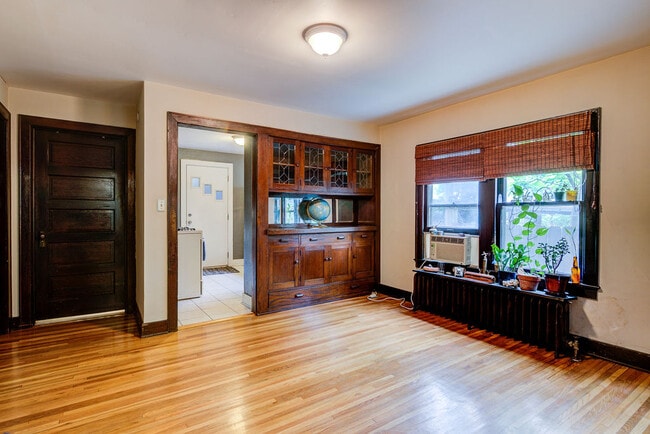 Photo - 221 4th Ave NE