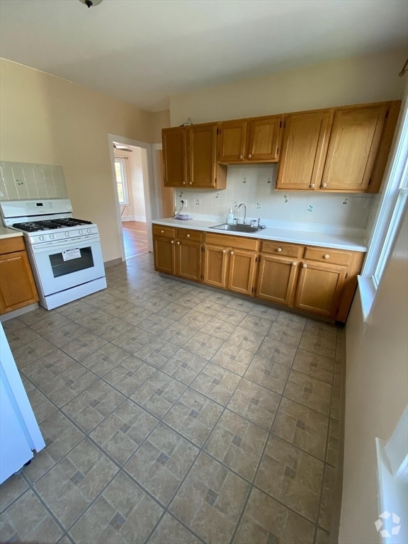 Building Photo - 145 Millet St Unit 3 Rental
