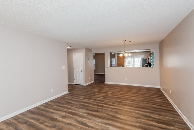 Photo - 8927 Scotch Heather Way