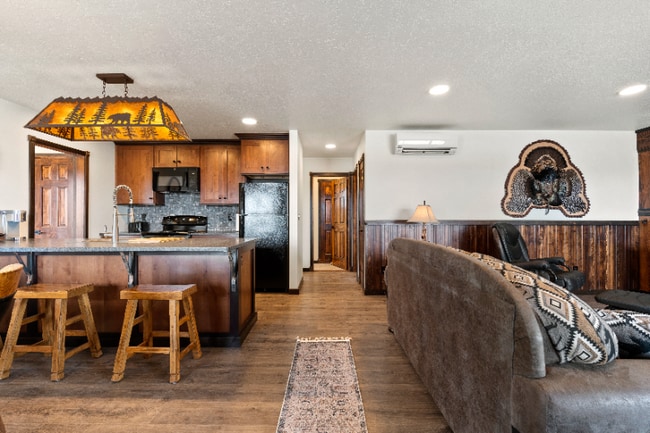 327 Commerce Way