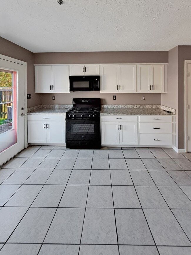 Photo - 3870 Gateview Pl