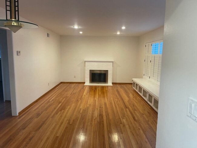 Photo - 805 Onyx Ct