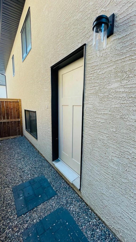 Building Photo - 224 Hamm Cres