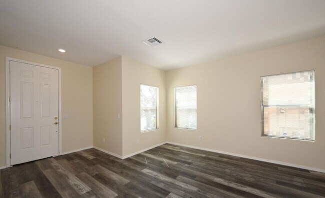 Photo - BEAUTIFUL 3 BEDROOM PLUS HUGE LOFT  for RENT