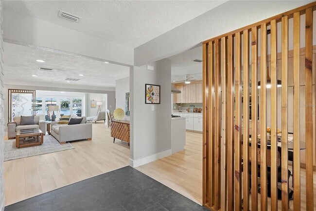 Photo - 2061 Michigan Ave NE