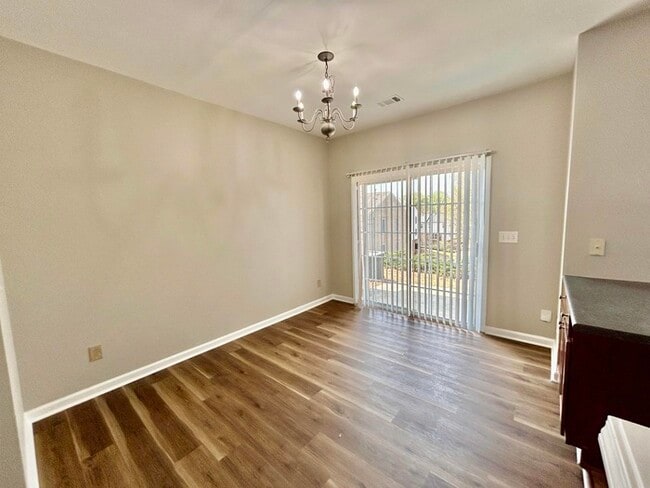 Photo - 1042 Prestwyck Ct