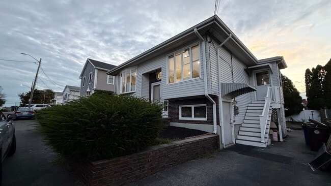 122 Lantern Rd Unit 1