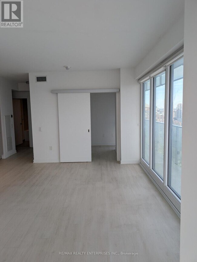 Photo - 3900 Confederation Pkwy Unit 1904