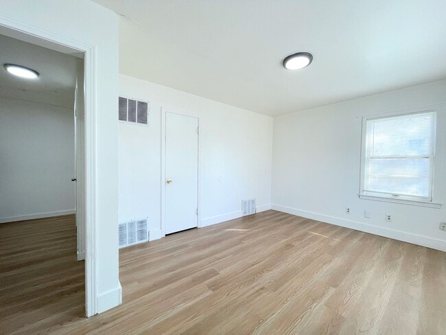 Photo - Remodeled One Bedroom Duplex