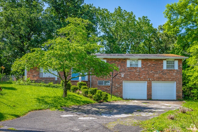Building Photo - 12 Sandra Dr Rental