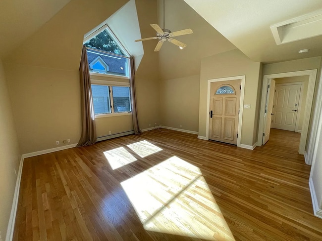 Photo - 136-138 Finger