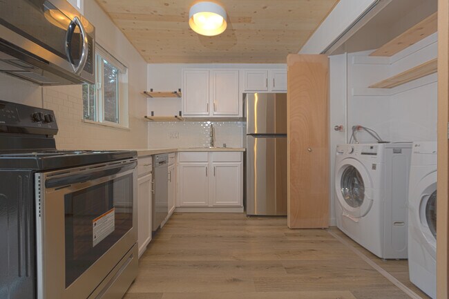 Photo - 3229 SE 10th Ave Unit 2