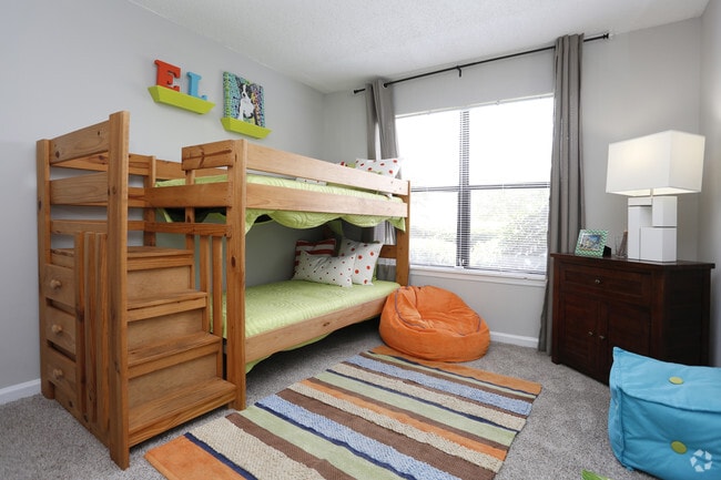 2BR, 2BA - 1,113 SF