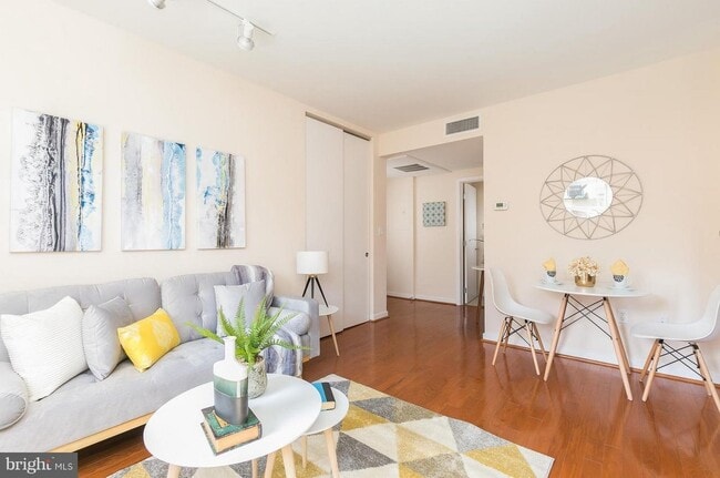 Photo - 3534 10th St NW Unidad 210