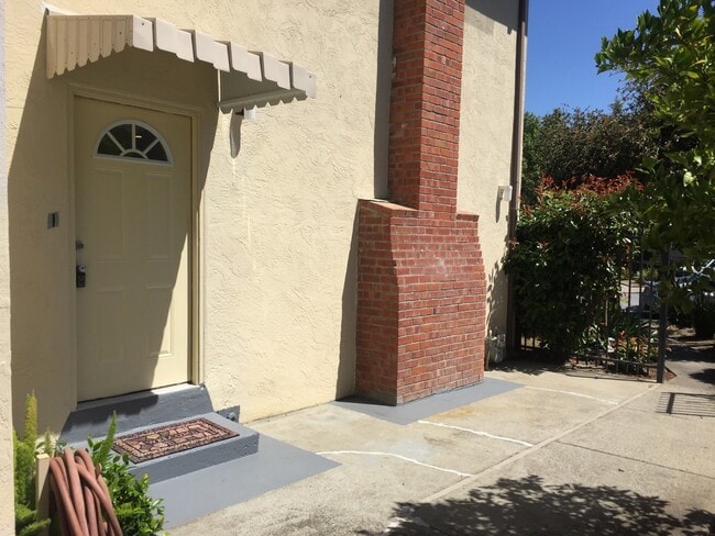 Building Photo - 44-2201 Unit 430-01