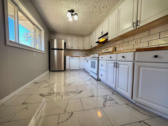 Photo - 741 Jefferson Rd