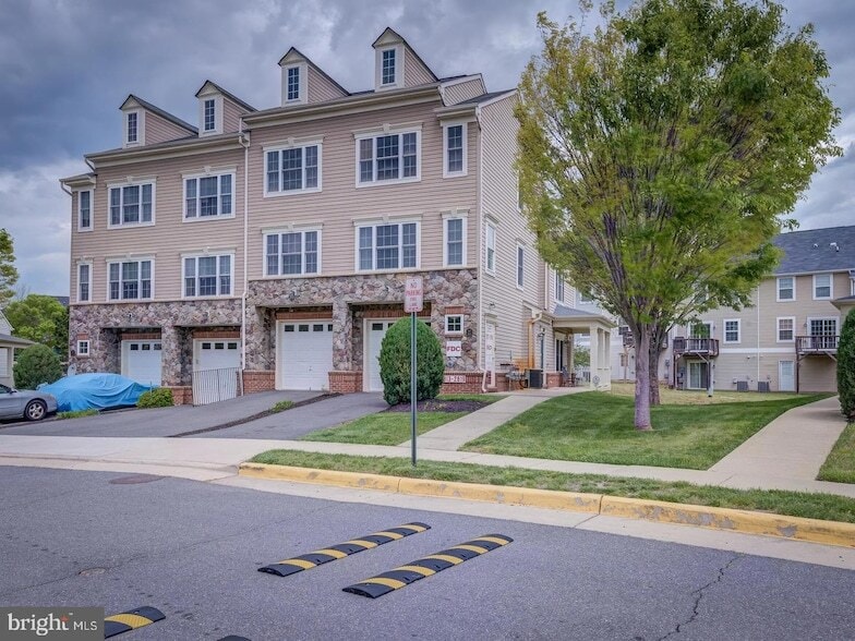 Photo - 2819 Chinkapin Oak Ln