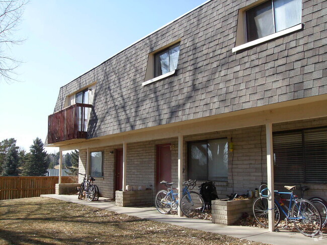 Building Photo - 1701 Erin Ct Unit 3 Rental