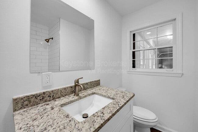 Photo - 1586 Kings Rd