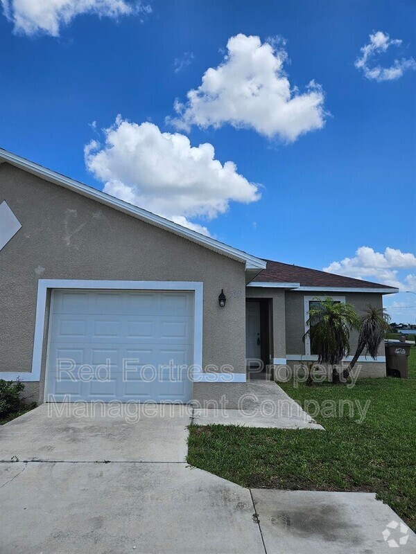 Building Photo - 717 Nicholas Pkwy W Rental