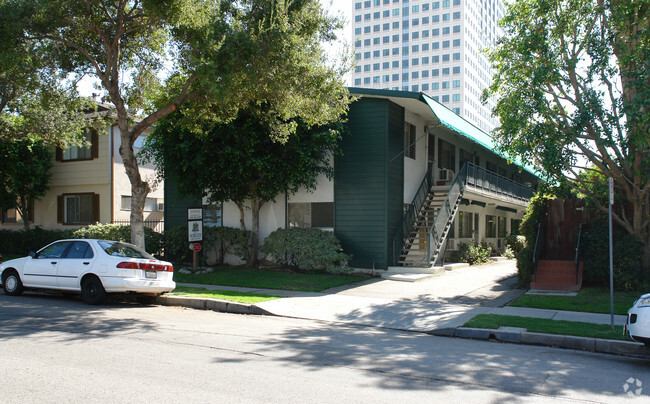 Building Photo - 322 Burchett St Rental