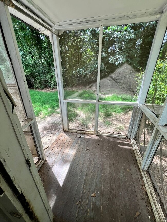 Photo - 3 bedroom home Great location!