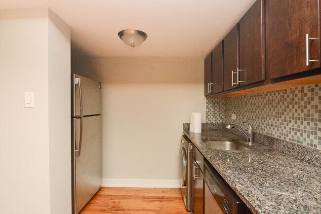 Photo - 2830 N Mildred Ave Unit F-G