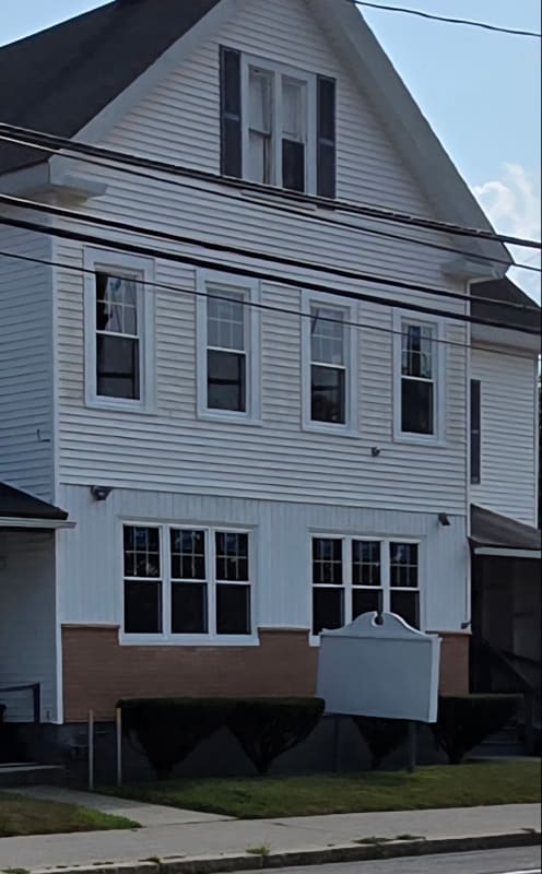 Building Photo - 758 Main St Rental