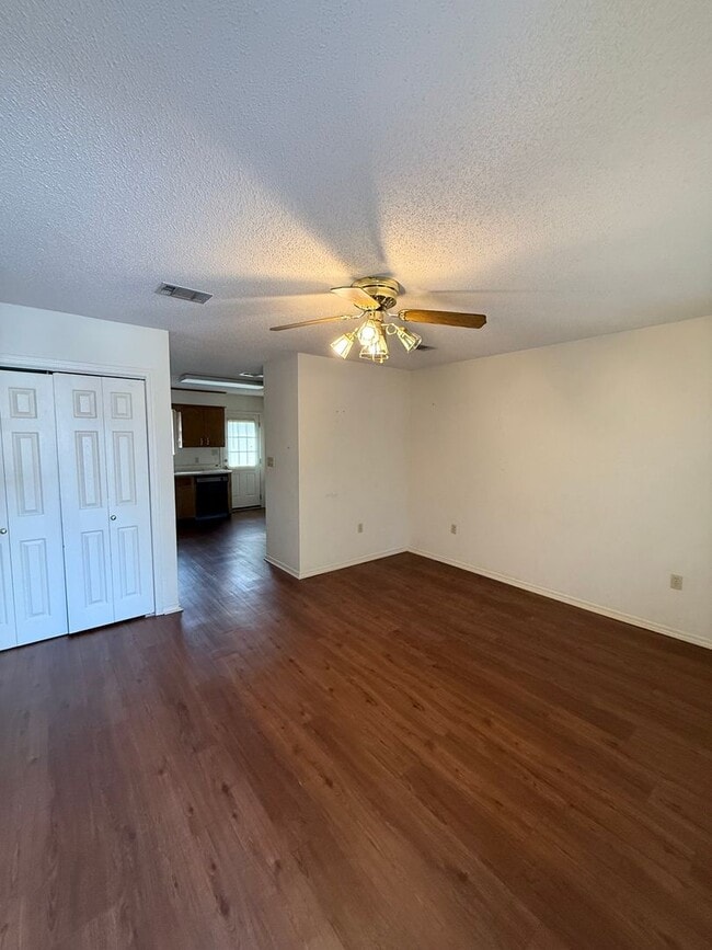 Photo - 312 E H Pl Unit B