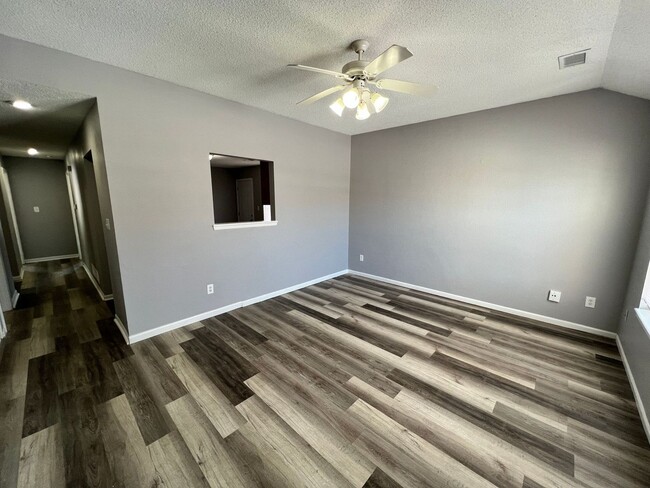 Photo - Spacious 3BR Duplex with Garage