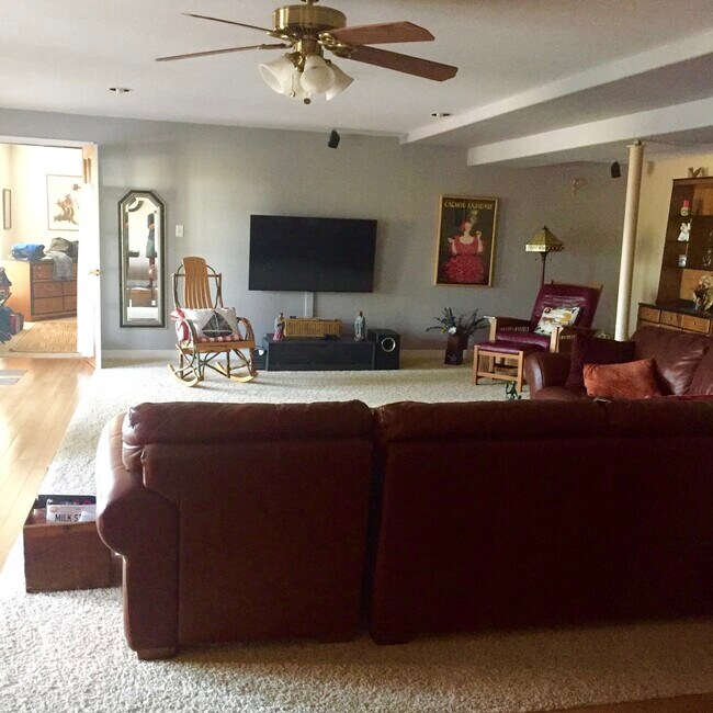 Photo - 245 Piper Dr