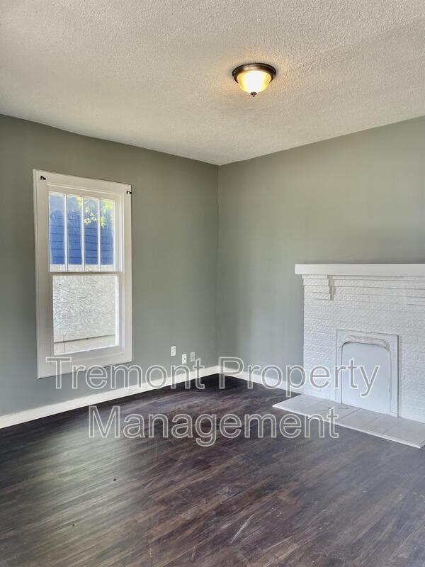 Photo - 1241 E 35th St