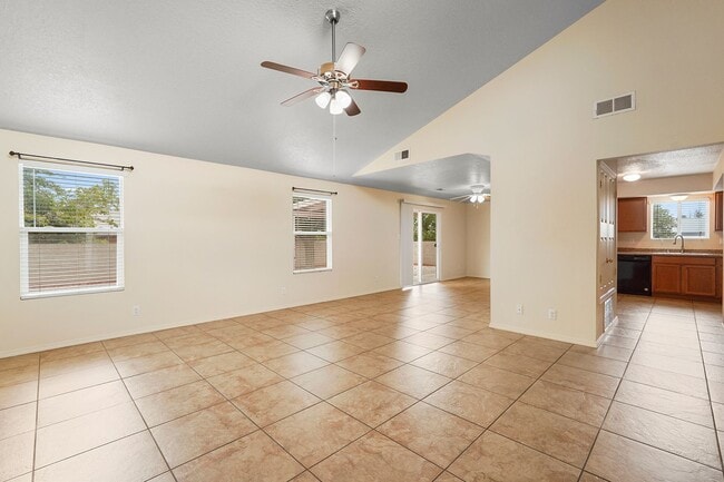Photo - 270 Littler Dr SE