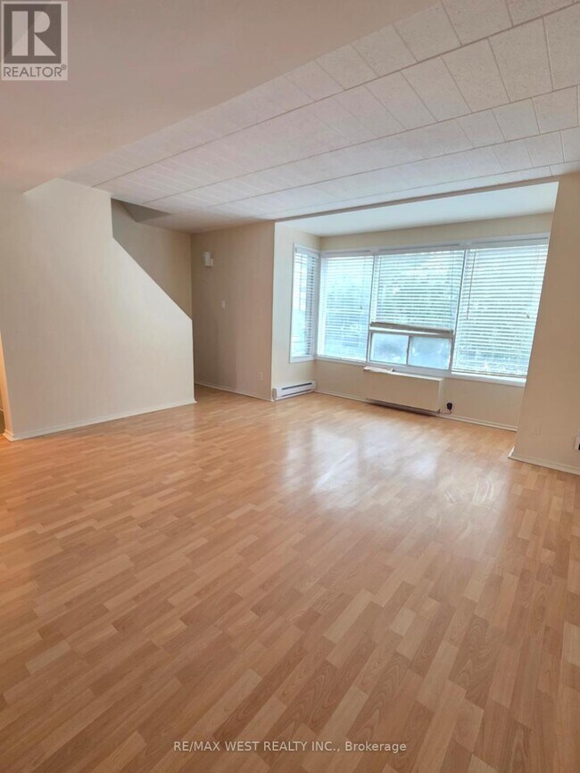 Photo - 238 Shuter St Unit A