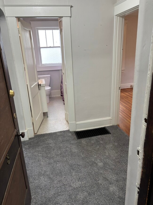 Building Photo - 4004 Carter Ave Unit 3