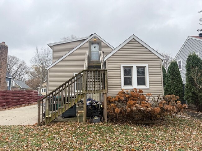 Photo - 511 10th Ave SE Unidad A511- Upper