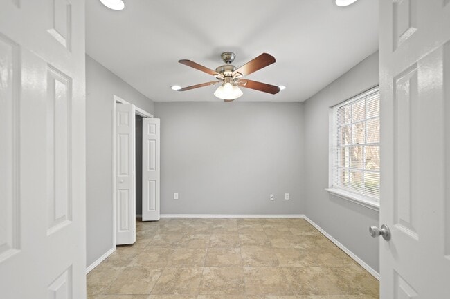 Photo - 13447 Castilian Dr Unidad 57