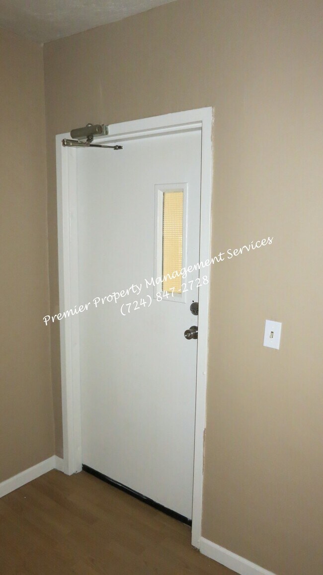 Photo - 527 Midland Ave Unit UF