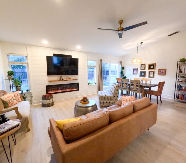 Photo - 928 Carter St