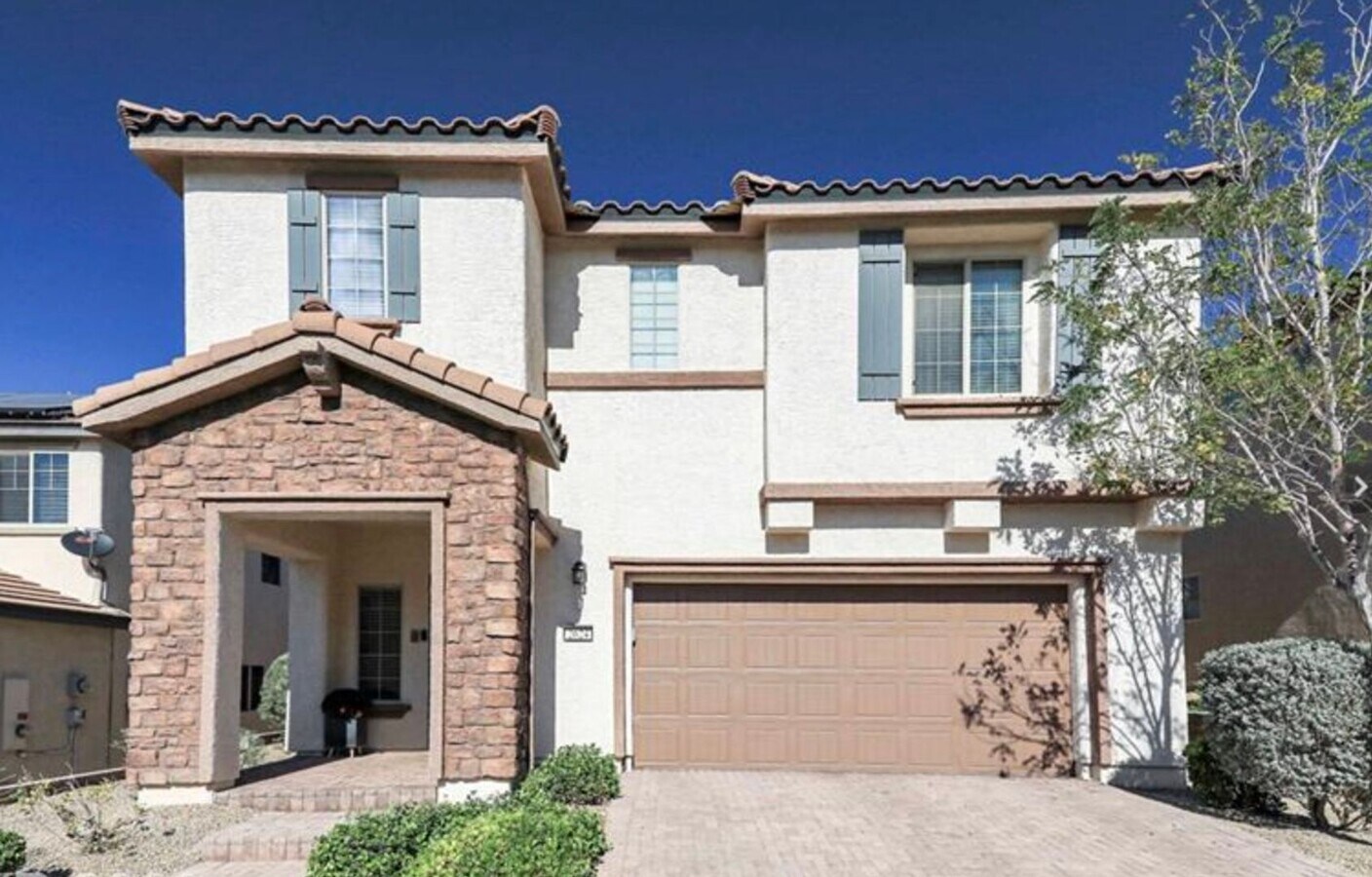 Stunning 3-Bedroom Home with Loft & Den in... - Stunning 3-Bedroom Home with Loft & Den in...
