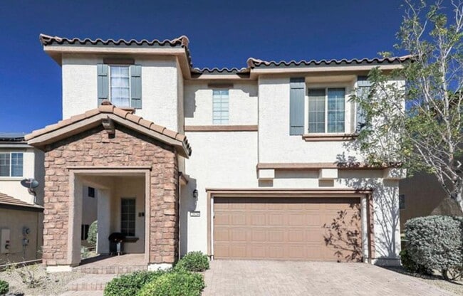 Building Photo - Stunning 3-Bedroom Home with Loft & Den in...