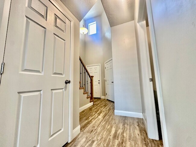 Photo - 3 bed -2.5 bath - Newer townhome in the heart of Cedar City!