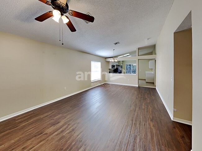 Photo - 7831 Chadwick Dr