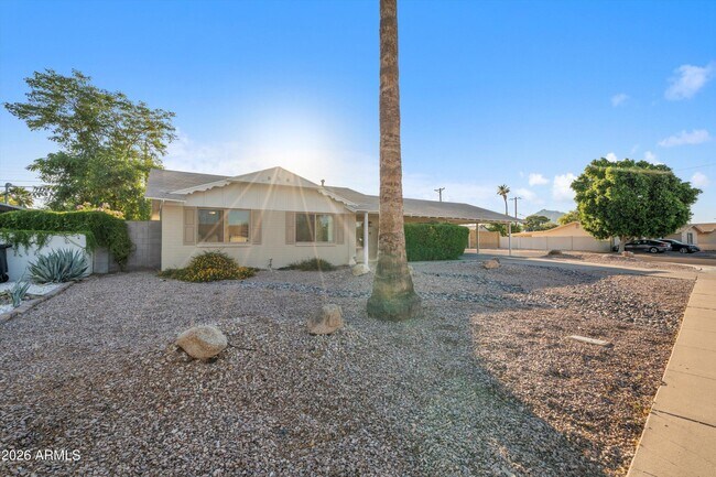 2548 N 68th Pl