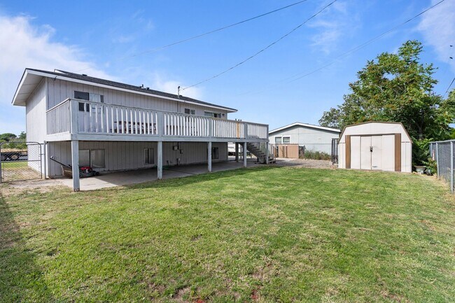 Photo - Updated 4 bedroom For Rent