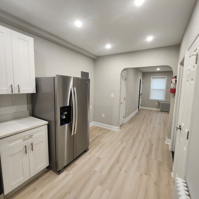 Building Photo - 1332 Adams St NE