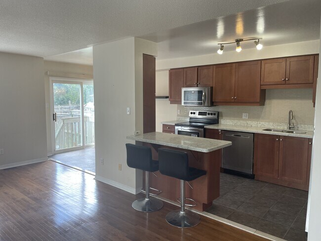 Photo - 71 Frank Faubert Dr