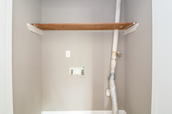 Photo - 807 Golf View Pl