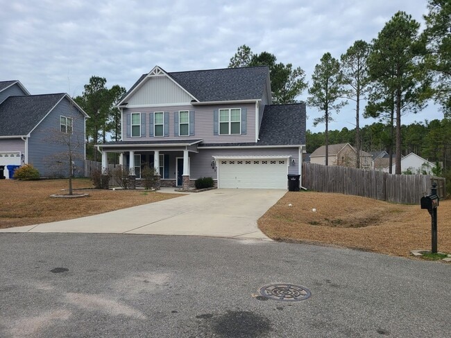Building Photo - 4 Bed, 2.5 Bath located in The Village in Folkstone Community - Holly Ridge